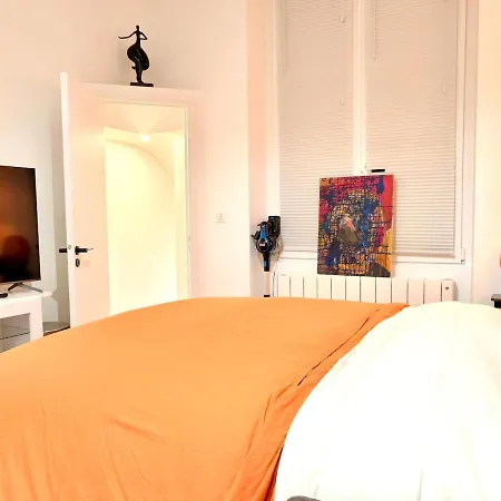 Cozy Latin Quarter Near The Seine & Metro & For 4 N6-10 * Parigi